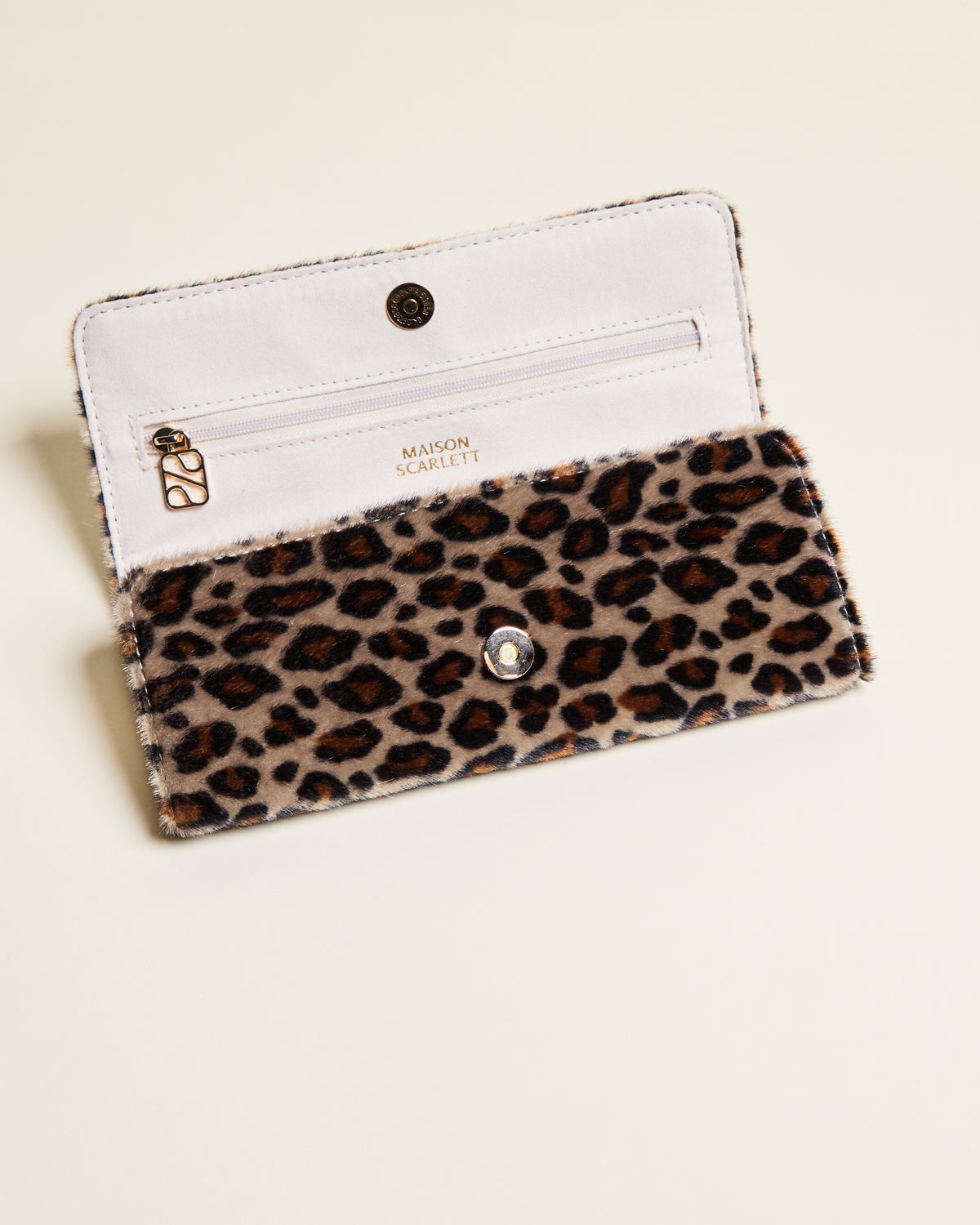 Estuche para joyas Catherine de terciopelo con estampado de leopardo